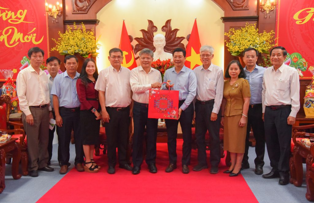 Lãnh đạo VRG thăm, chúc Tết tỉnh Tây Ninh